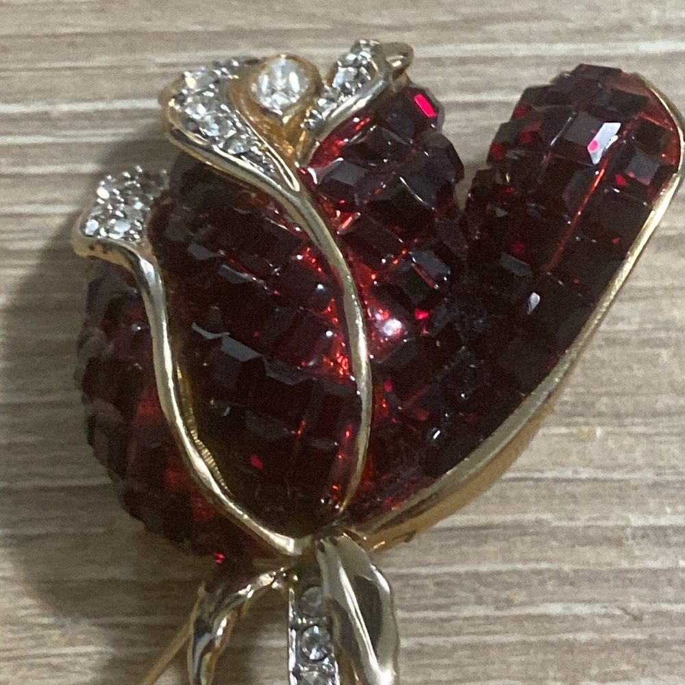 Vintage Elegant Red and Gold Rose Brooch